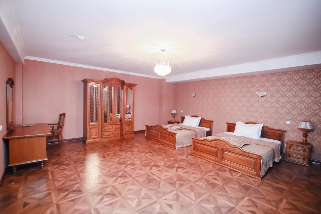 Hotel Sunkar Astana Zimmer foto